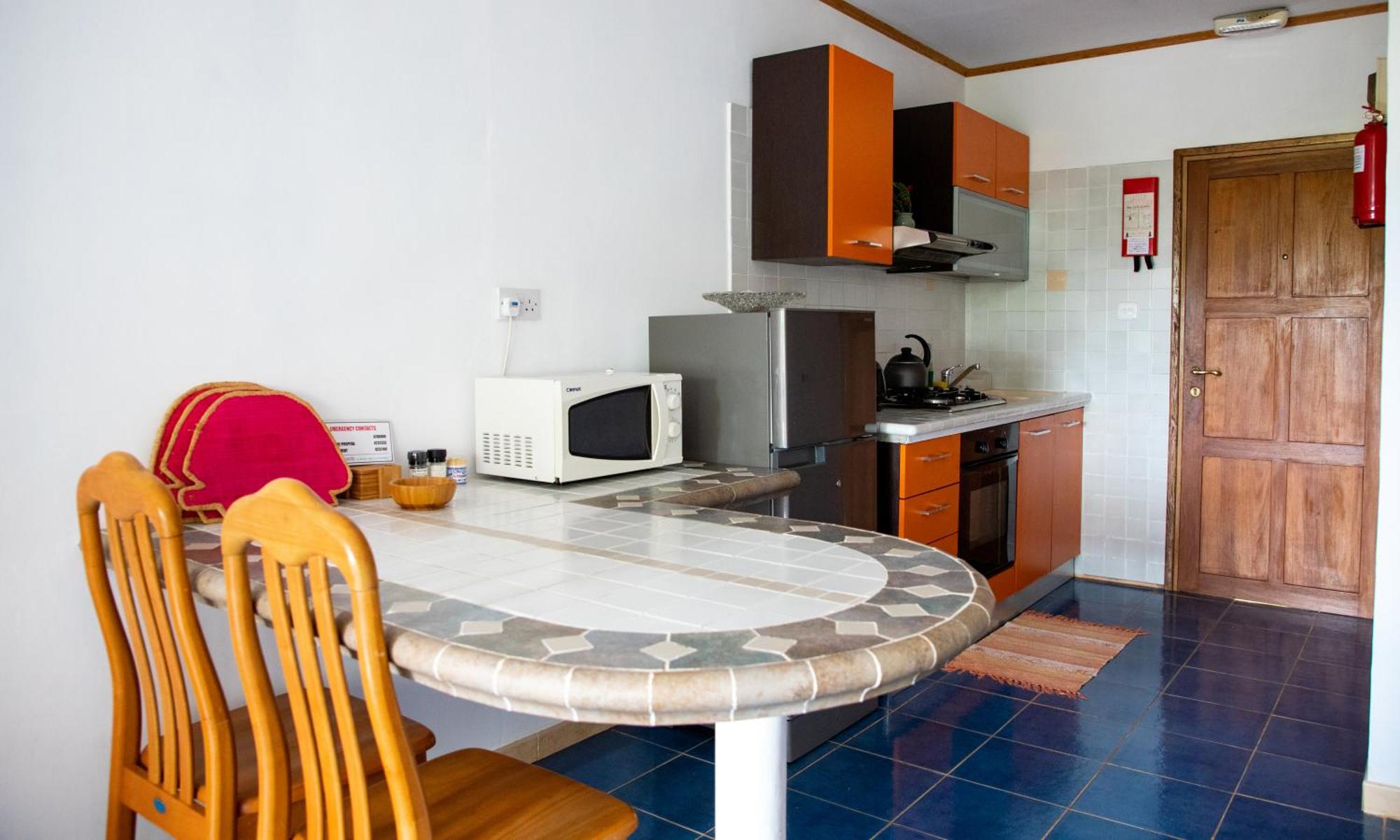 Cavern Apartments Baie Sainte Anne Luaran gambar