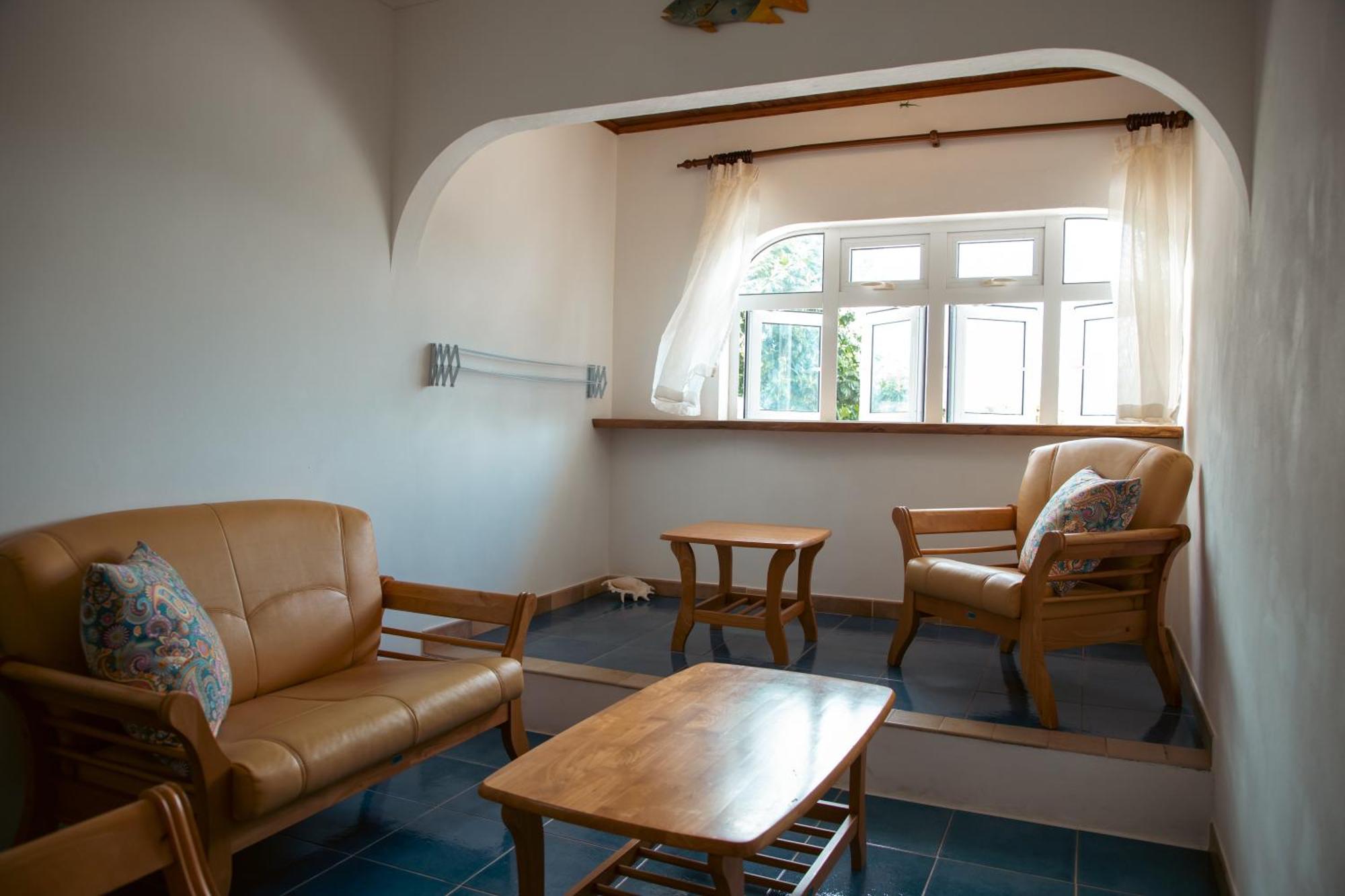 Cavern Apartments Baie Sainte Anne Luaran gambar